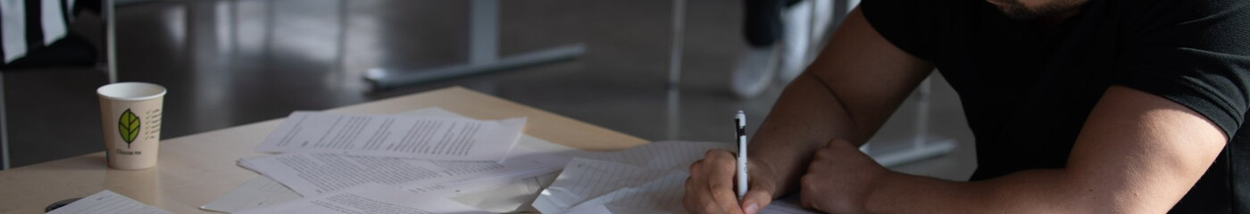 Prüfungsarbeit wird wie gewohnt handschriftlich auf Papier geschrieben